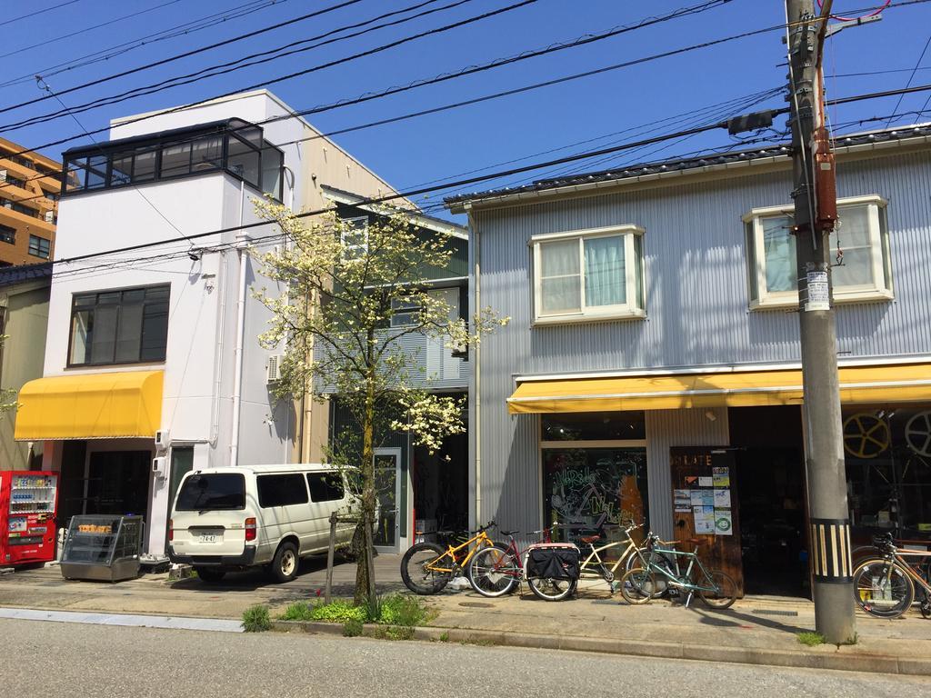 Toolate Guesthouse Toyama Station Екстериор снимка